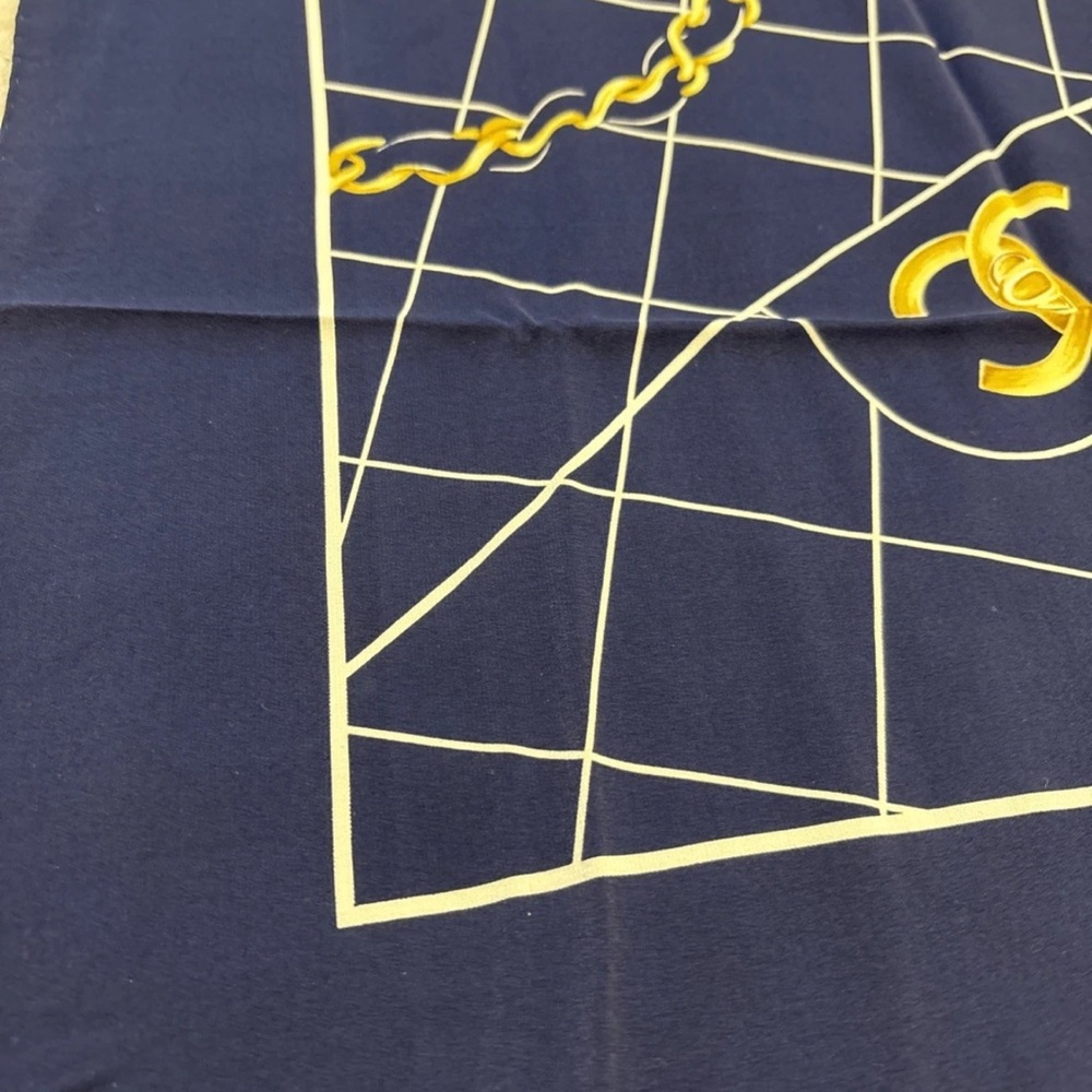 CHANEL Silk Scarf Gold Chain Matelasse Bag Logo Classic Elegant Italy - Picture 13 of 14